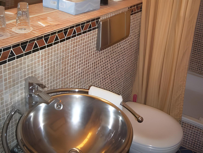 Bathroom 5, Hotel Village, Hamburg