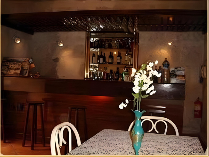 Food & Drinks