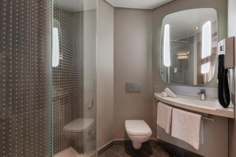 Bathroom 5, ibis Jerusalem City Center