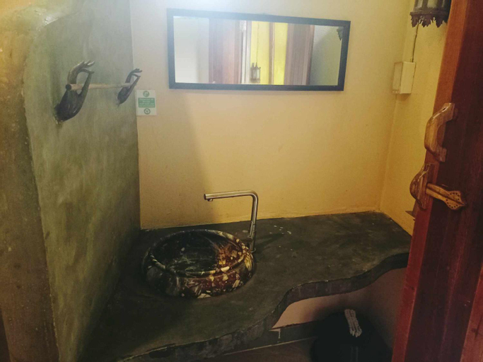 Bathroom 2, Eco-Logic, Resort for Charity, Phato