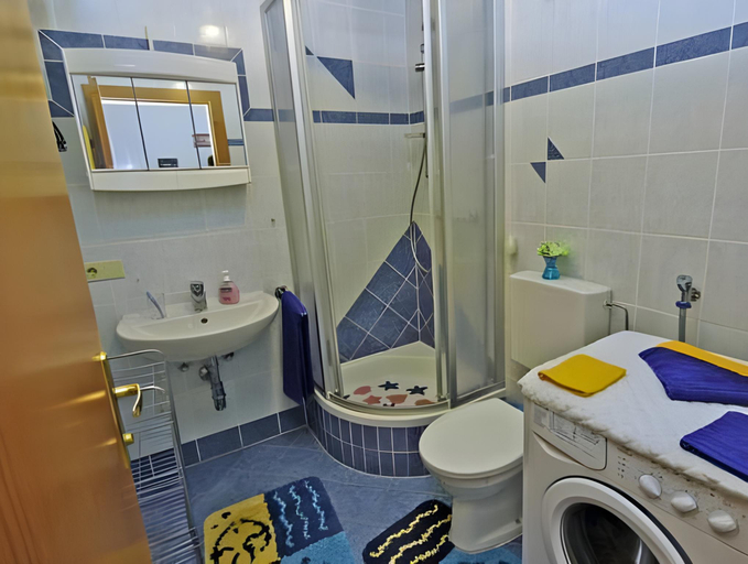 Bathroom 3, Apartment in Matrei near Ski Slopes, Lienz