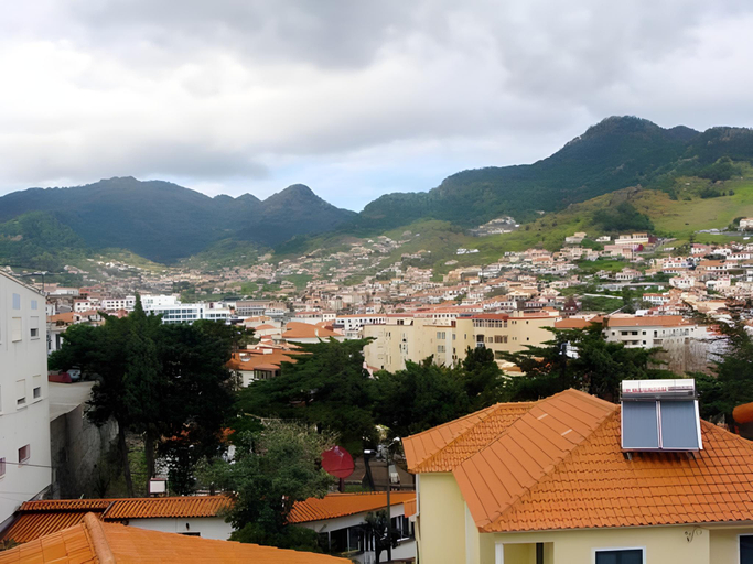 Others 5, Residencial Familia, Machico