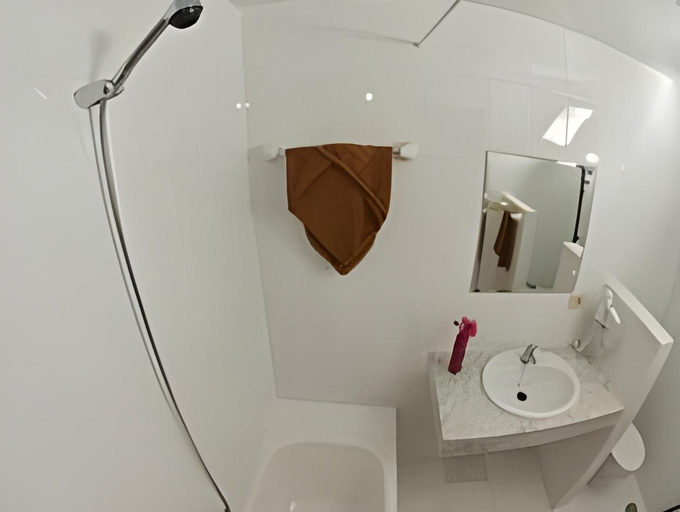 Bathroom 5, Nazaret Sol Apartments, Las Palmas