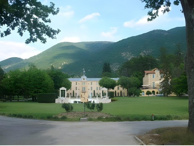 Cozy Apartment with Swimming Pool, Drôme