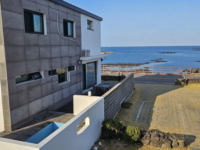Exterior & Views 1, Jeju Hadori 1st Bunji Pension, Jeju
