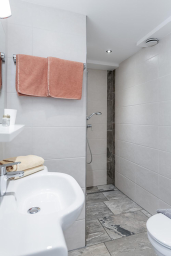 Bathroom 3, Vera Monti, Reutte
