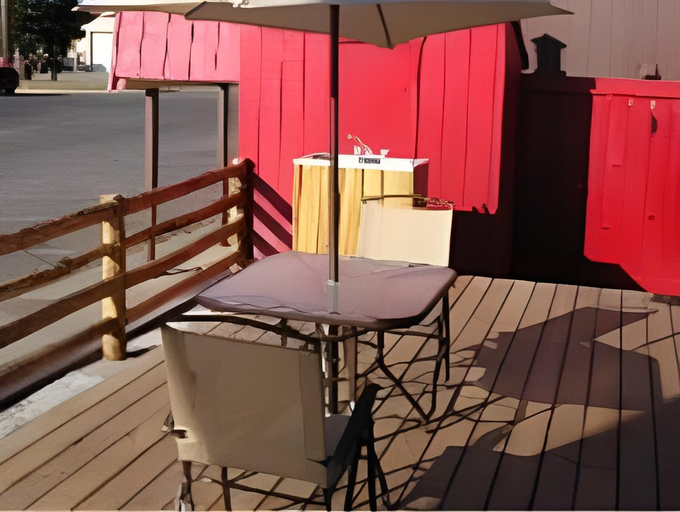 Others 5, Travelers Lodge, Gallatin