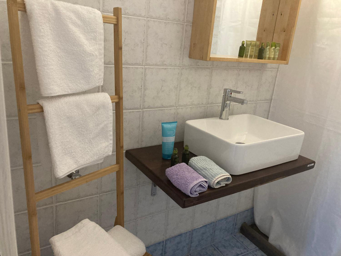 Bathroom 4, Alonia Studios, South Aegean