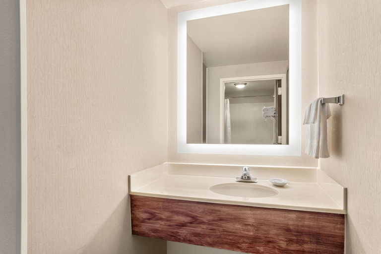 Bathroom 4