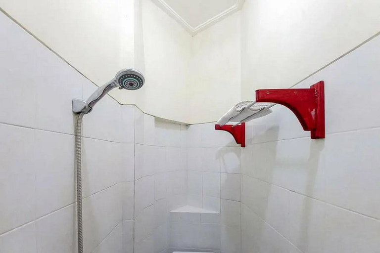 Bathroom 9