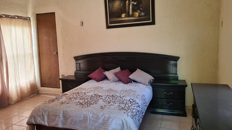 Others 4, Padrinos Hostal La Paz Full House, La Paz