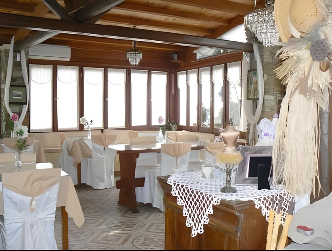 Food & Drinks 4, Voreades, South Aegean