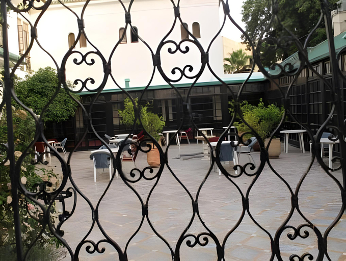 Others 5, Hotel Batha, Fès