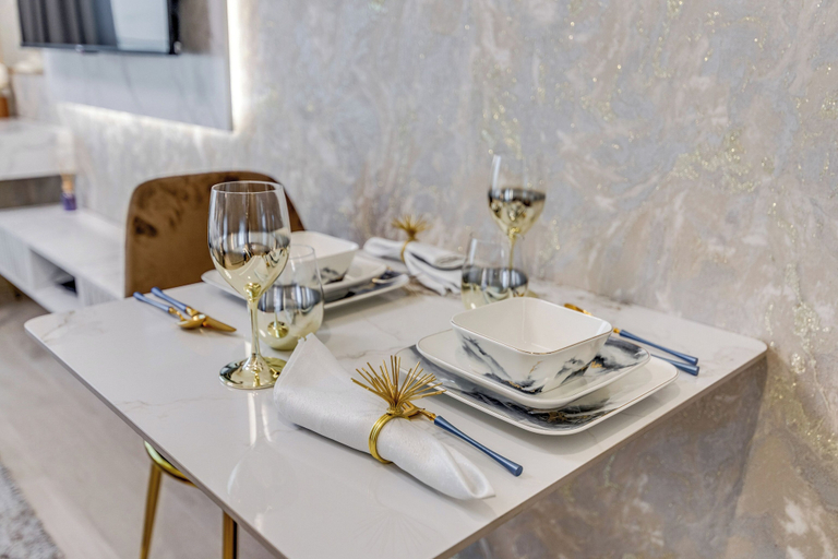 Food & Drinks, GLOBALSTAY. Azizi Riviera 48, Dubai