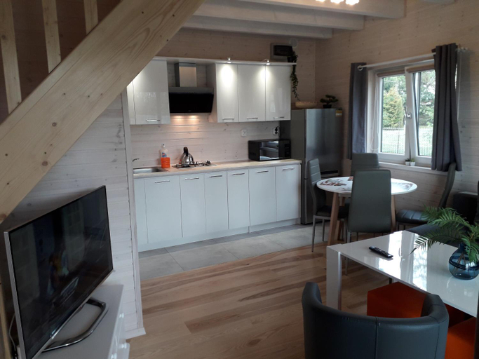 Others 4, Holiday Homes 777, Puck