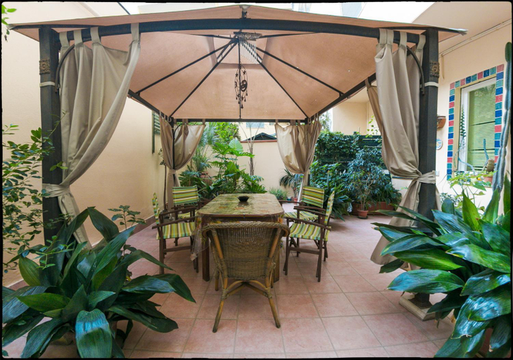 Others 4, B&B Livingstone, Cagliari
