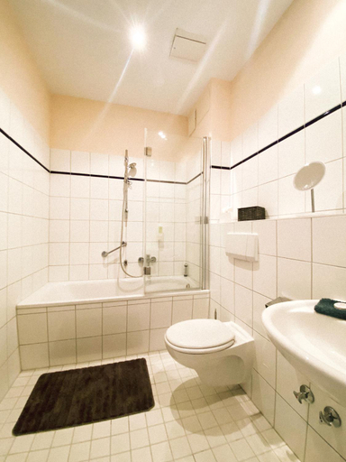 Bathroom 5, Landhotel Schloss Daschow, Ludwigslust-Parchim