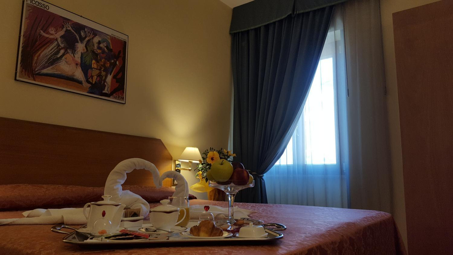 Bedroom 2, Nuovo Albergo, Chieti