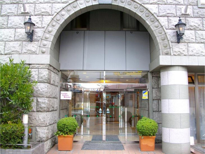 Exterior 18