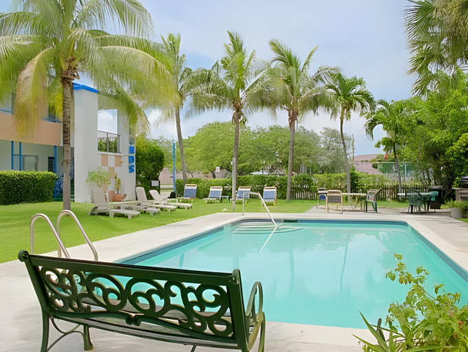 Others 4, Nobleton Hotel, Broward