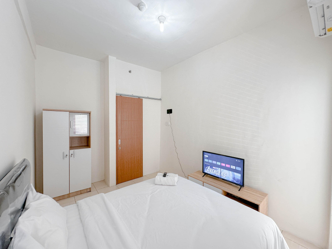 Bedroom 2, Modern Studio and Chic at Pavilion Permata Apartment By Travelio, Surabaya