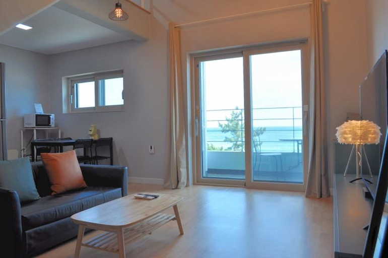 Others 2, Goseong Baekdo SEA Pension, Goseong