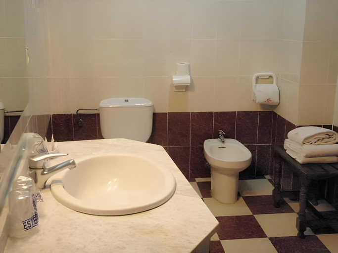 Bathroom 3, Los Omeyas, Córdoba