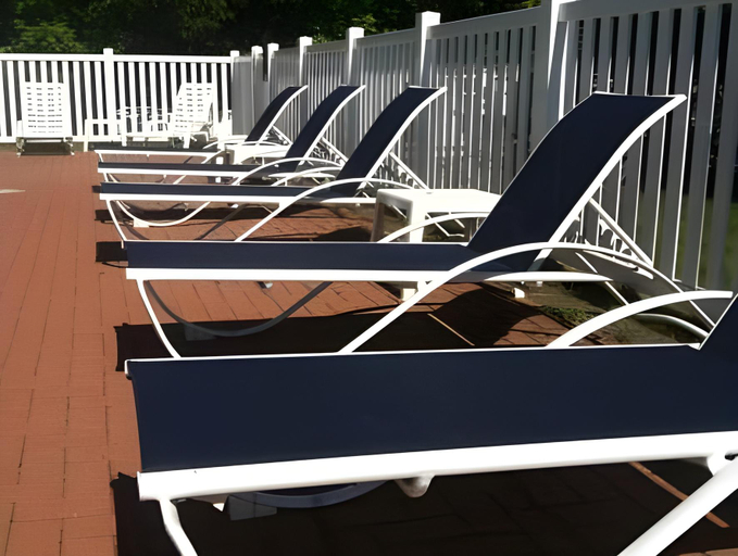 Others 4, Acadia Inn, Hancock