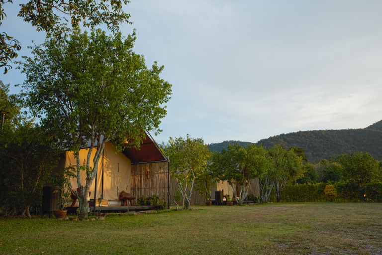 Exterior 8