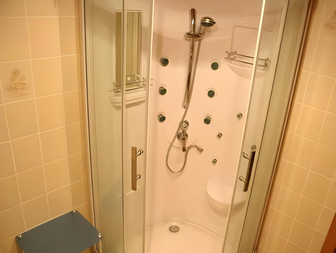 Bathroom 4, Apartment in Waidring near Ski Slopes, Kitzbühel