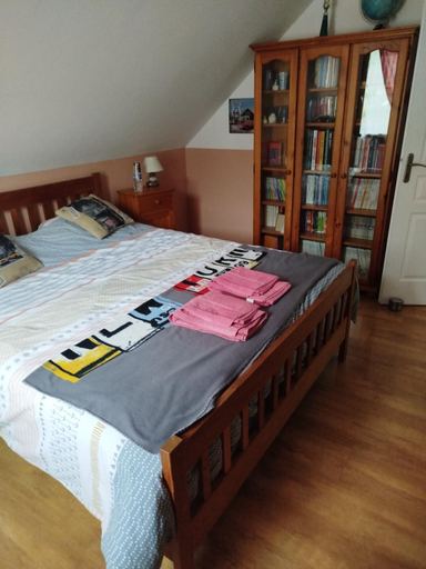 Others 5, Chambre dans maison avec parking, Haute-Savoie