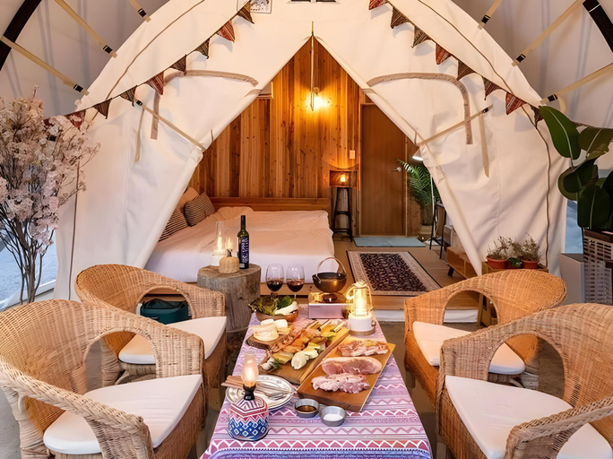 Food & Drinks 3, Jinju Camping Society, Jinju