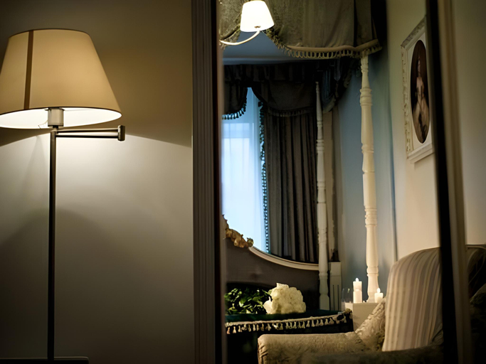 Others 5, Royal City Hotel, Shevchenkivs'kyi