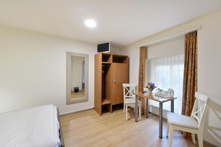 Bedroom 9
