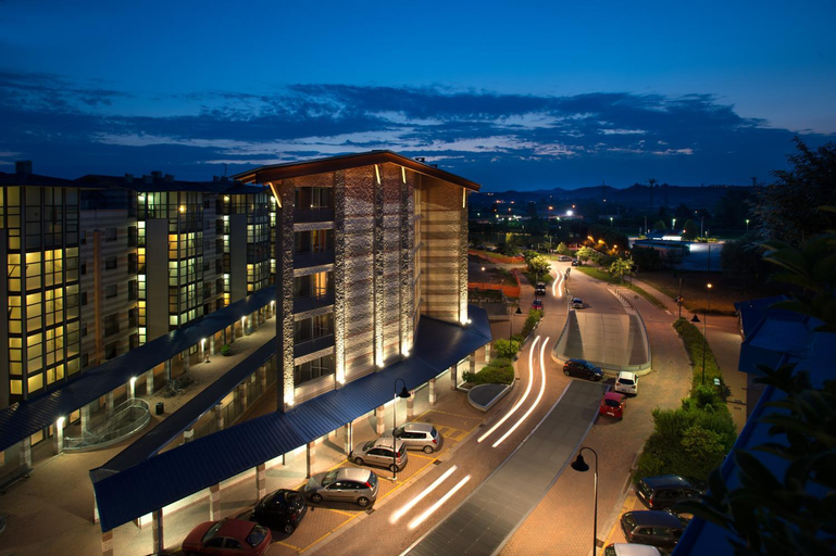 Exterior 6