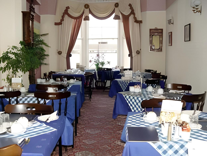 Food & Drinks 4, The Cumberland, Conwy