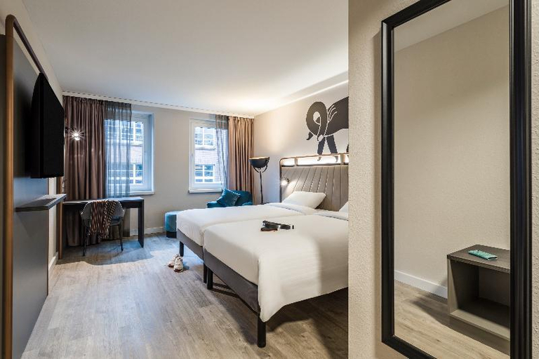 Bedroom 16