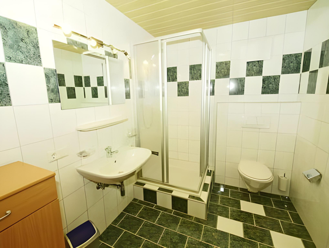 Bathroom 3, Apartment in Strengen near Ski Bus, Landeck
