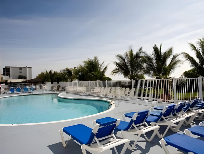 Sport & Beauty 2, Carousel Resort Hotel and Condominiums, Worcester