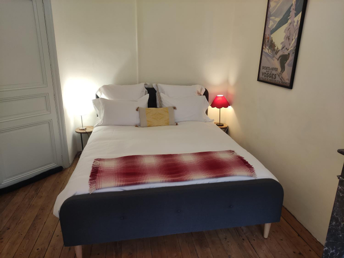 Bedroom 5, The Apartments Rue Barbès, Aude