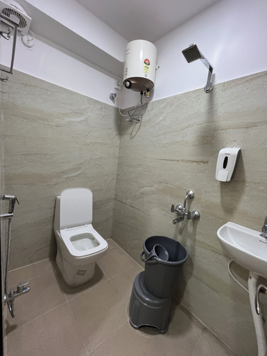 Bathroom 3, Hotel Elite Swagath Grand, Hyderabad