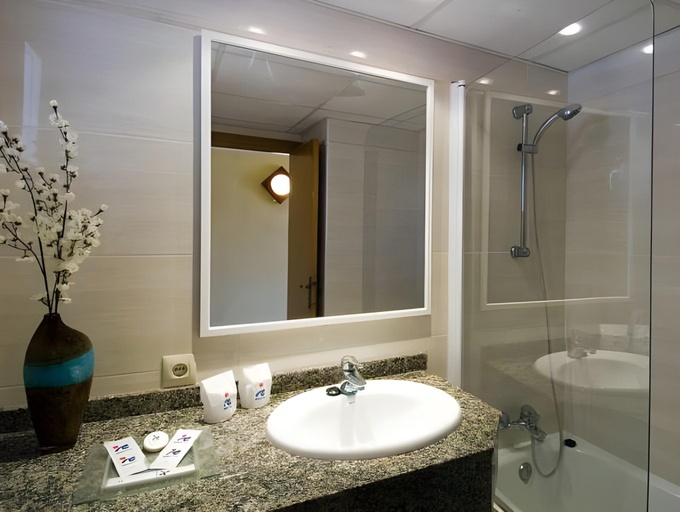Bathroom 4, OLA Apartamentos Cala d'Or, Baleares