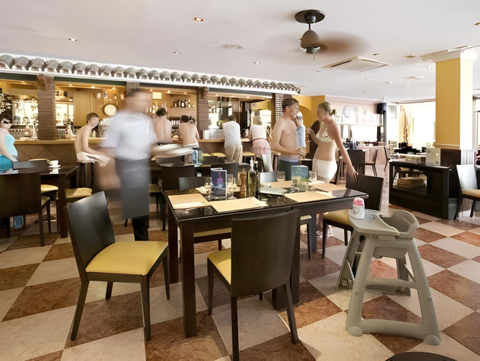 Food & Drinks 4, Crown Resorts Club Marbella, Málaga