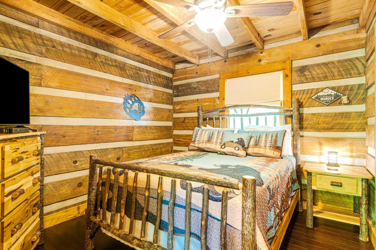 Bear Claw Lodge, Gilmer