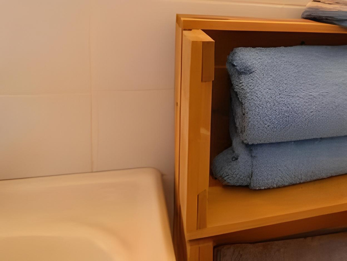 Bathroom 3, Farmhouse by Lauwers River with Rowing Boat, Kollumerland c.a.
