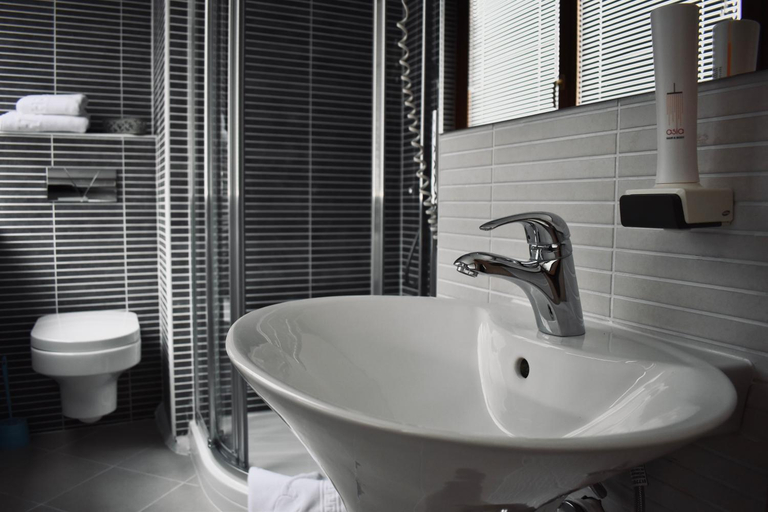 Bathroom 5