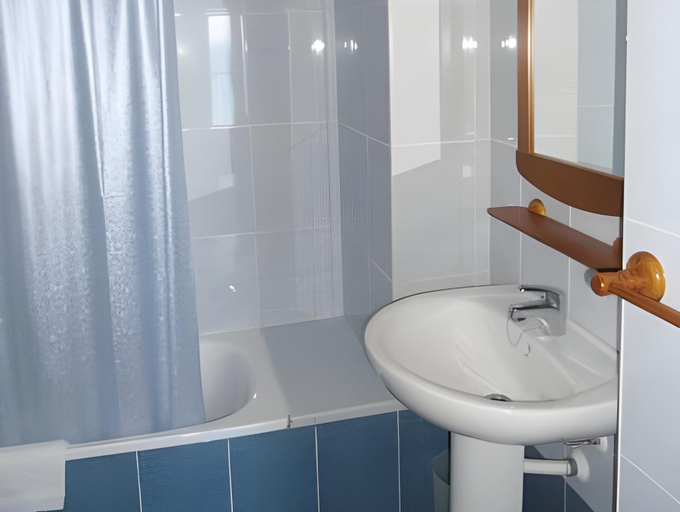 Bathroom 4, Sea You Apartamentos Valencia Port Saplaya, Valencia