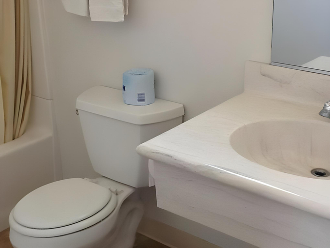 Bathroom 4, Bristlecone Motel, Inyo