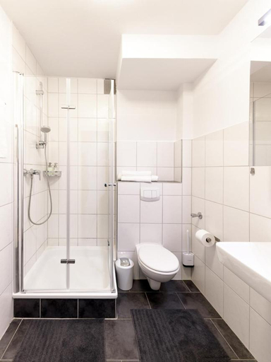 Bedroom 2, Stylish apartment - 3 Min walk to Wuppertal main train station - Close to the University - Kitchen -, Wuppertal