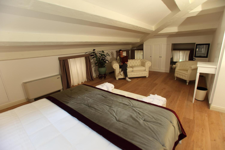 Bedroom 10
